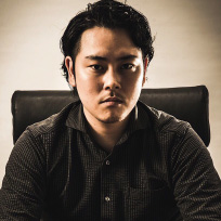 映画オーディション審査員 田中監督